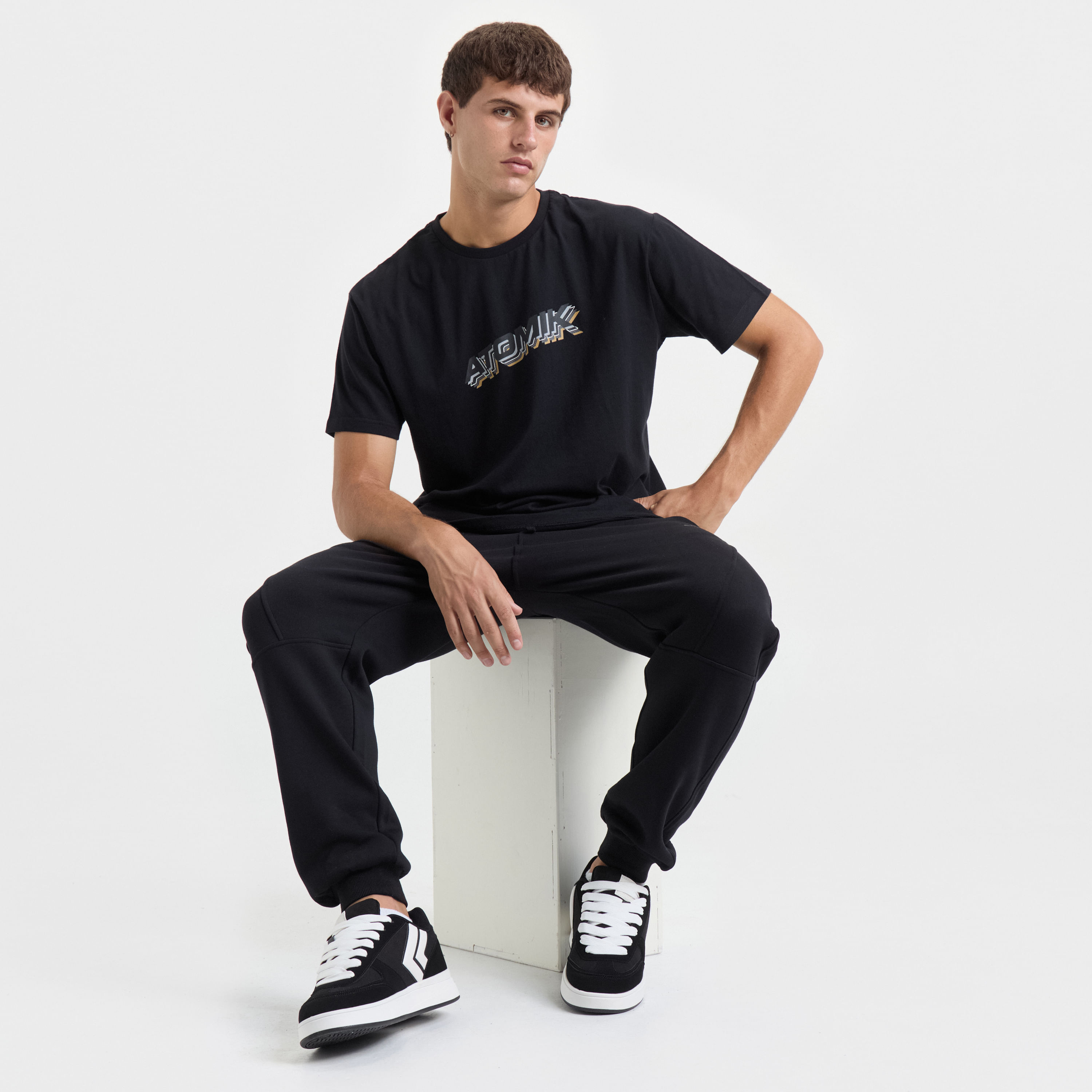 Unset logo tee Atomik