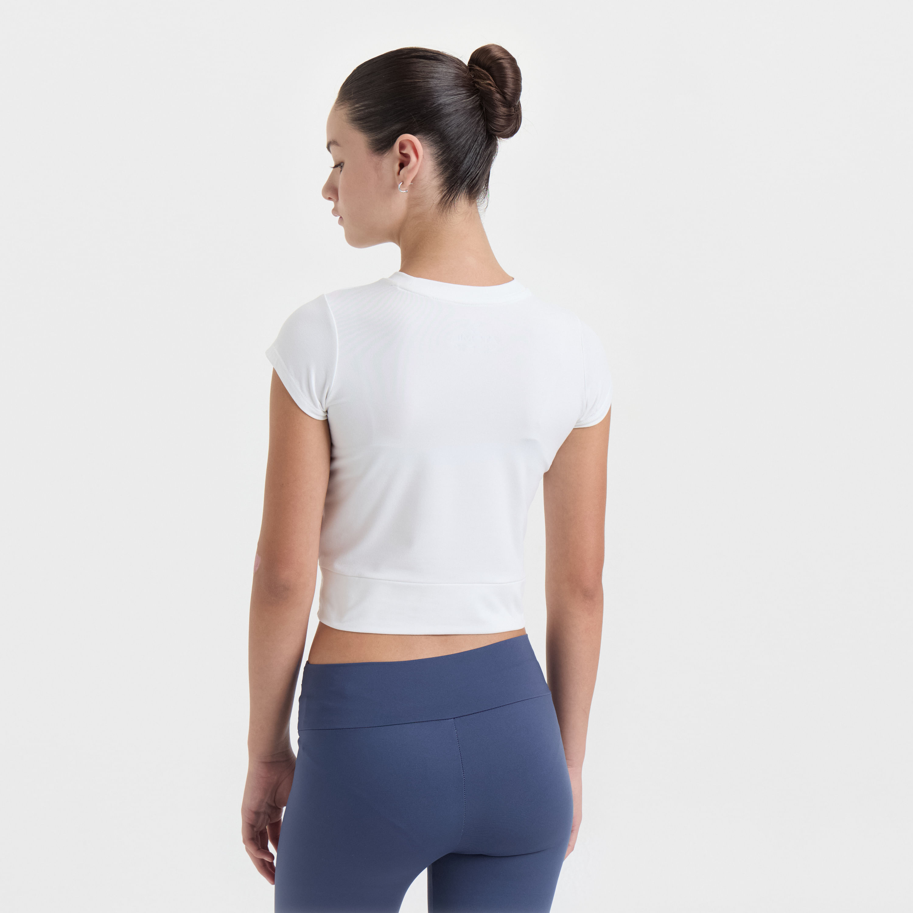 Rebecca tee Atomik — imagen 2